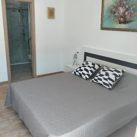 بيت ضيافة Boutique Los Pinos دينايا